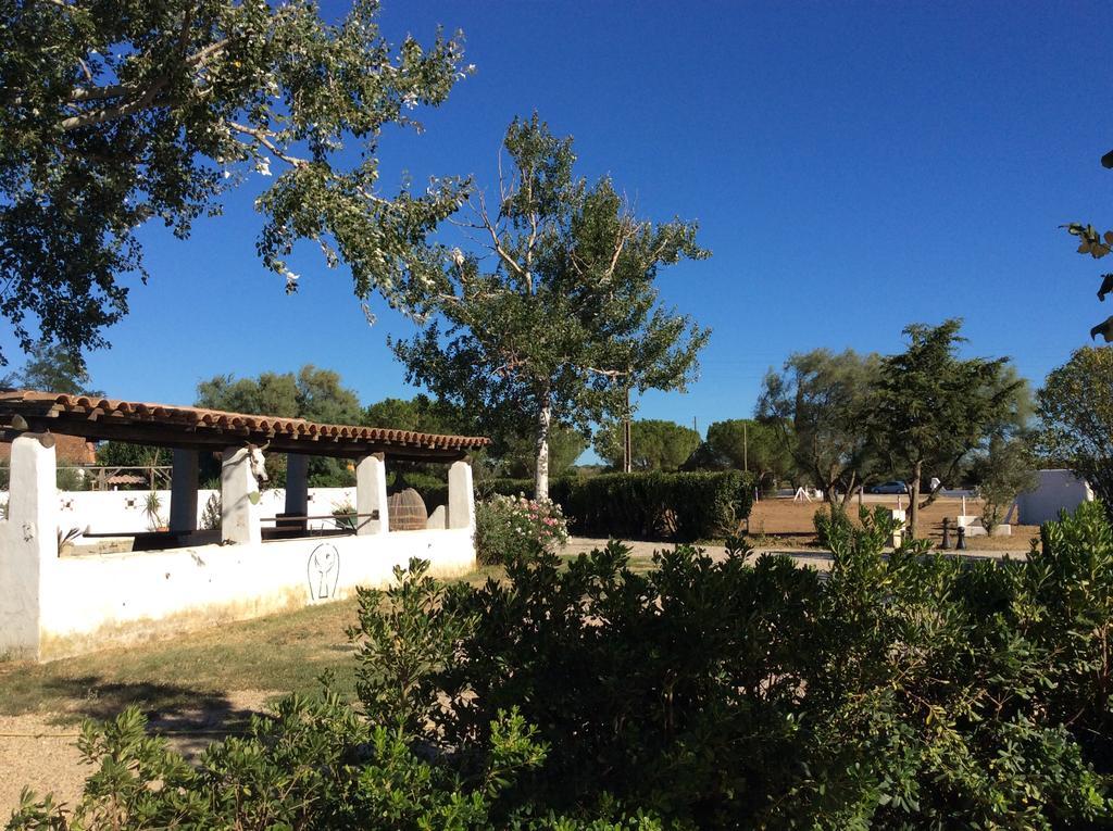 Terre De Boheme Hotel Vestric-et-Candiac ภายนอก รูปภาพ
