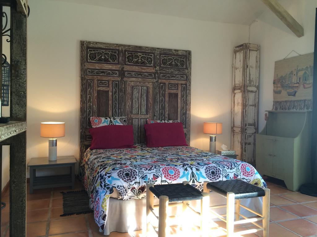 Terre De Boheme Hotel Vestric-et-Candiac ภายนอก รูปภาพ