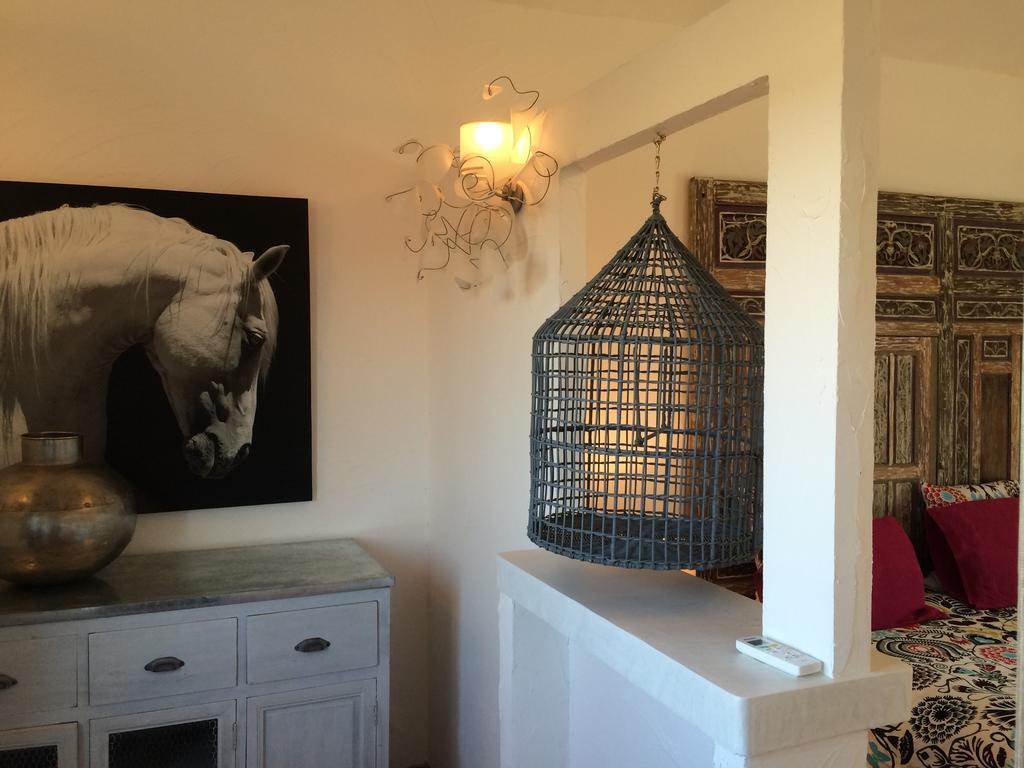 Terre De Boheme Hotel Vestric-et-Candiac ภายนอก รูปภาพ