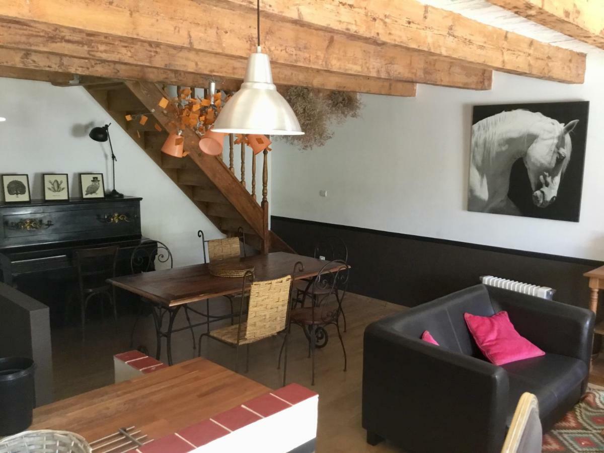 Terre De Boheme Hotel Vestric-et-Candiac ภายนอก รูปภาพ