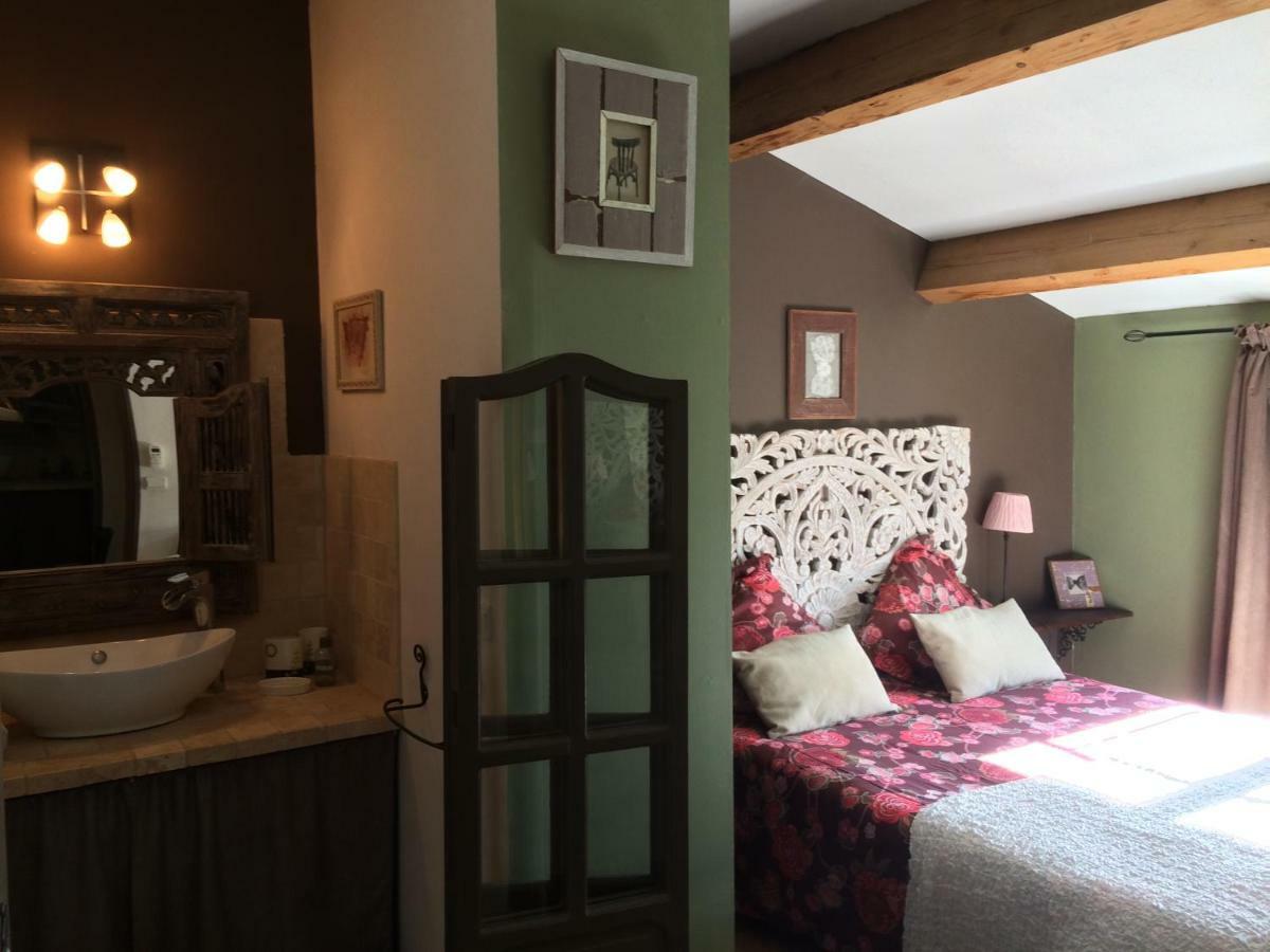 Terre De Boheme Hotel Vestric-et-Candiac ภายนอก รูปภาพ